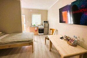 Bügeleisen/Bügelbrett, WLAN, Bettwäsche