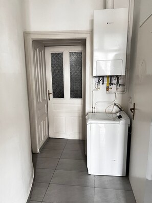 Exterior - Cozy 2BR Apartment Near Meidling Station (Vienna)