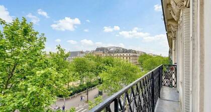 Appartement familial spacieux et calme, hypercentral â 7 pers. + bĂ©bĂ©