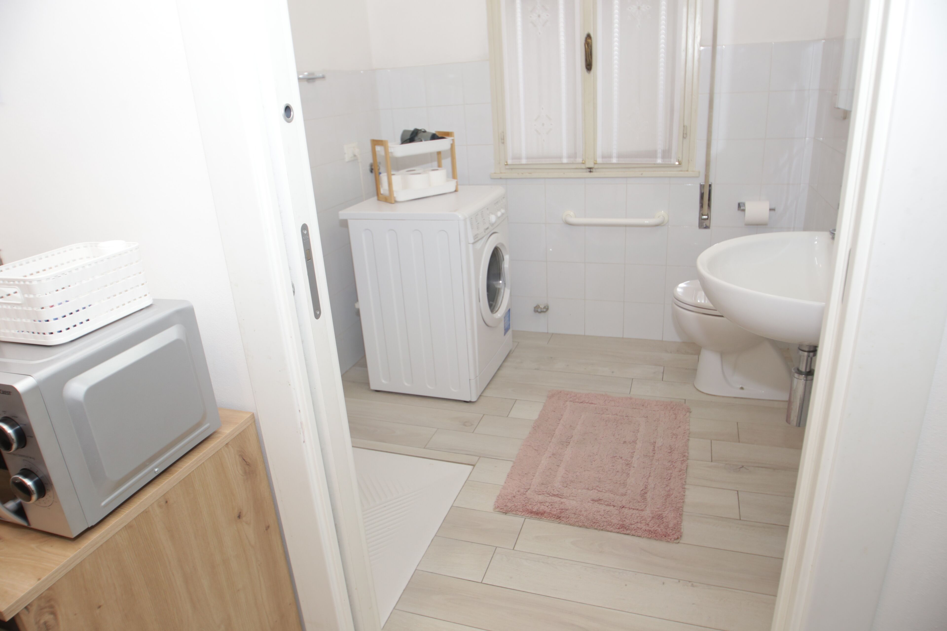 Doccia, asciugacapelli, asciugamani, sapone