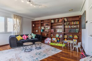 Children’s area - Can Pedro, elegant villa in Llenaire 3 min walk from the beach! (Port de Pollença)