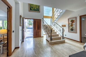 Interior - Can Pedro, elegant villa in Llenaire 3 min walk from the beach! (Port de Pollença)