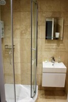 Deluxe Double Room | Bathroom