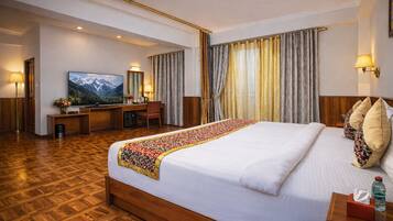 Deluxe Double Room, Balcony, Mountain View