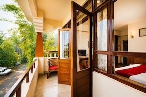 Premium Room, 1 King Bed, Mountain View | Balcony - Sparrow Chiminda A-Heritage Hotel Middle Pelling (Gyalshing)