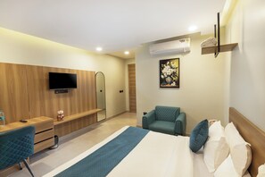 Premium Room | Free WiFi - The Ambient Suite (New Delhi)
