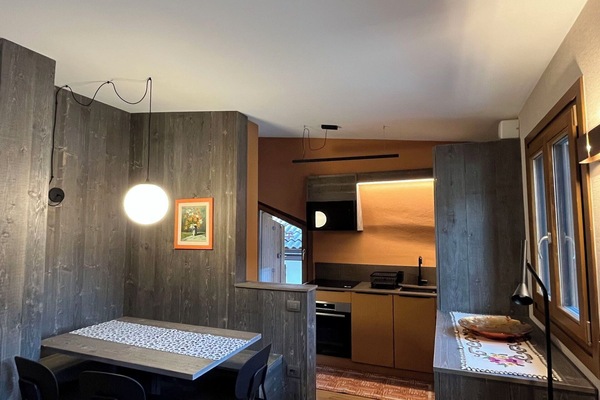 Holz, Möbel, Flooring, Interior Design, Decke, Fussboden, Küche, Countertop, Light Fixture, Beleuchtung