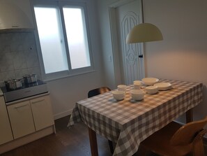 House, 2 Bedrooms, Garden View | Dining - Gangneung Garden Terrace House (Gangneung)