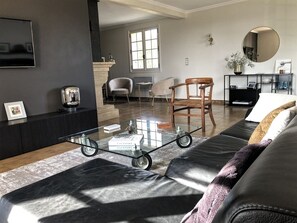 Living area - Vacation rental 5 minutes from Les Fumades thermal baths (Saint-Julien-de-Cassagnas)