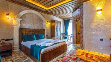 Desk, soundproofing, free WiFi