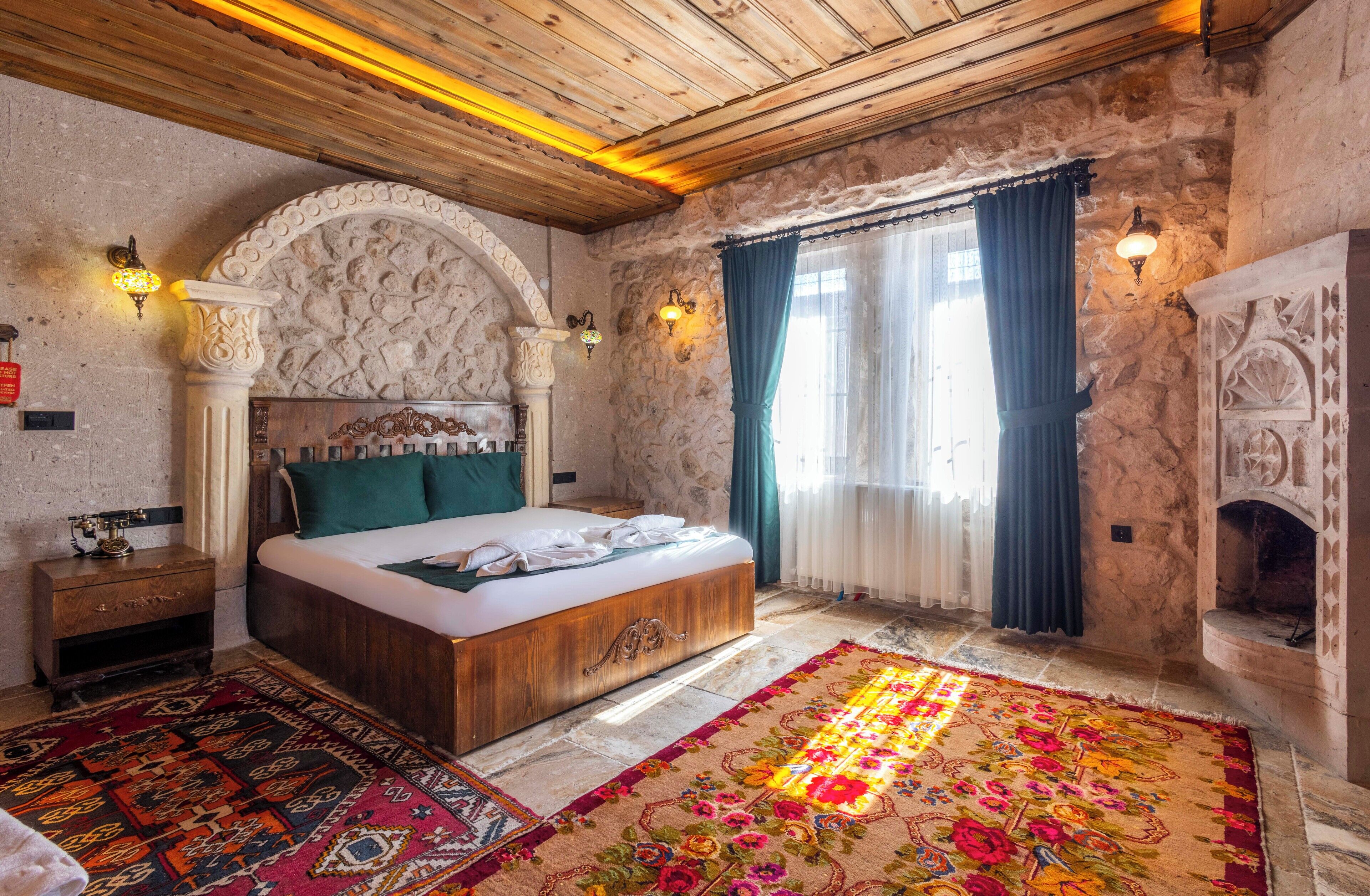 Luksus-dobbeltrom, balkong, resort-utsikt | Skrivebord og wi-fi (inkludert)