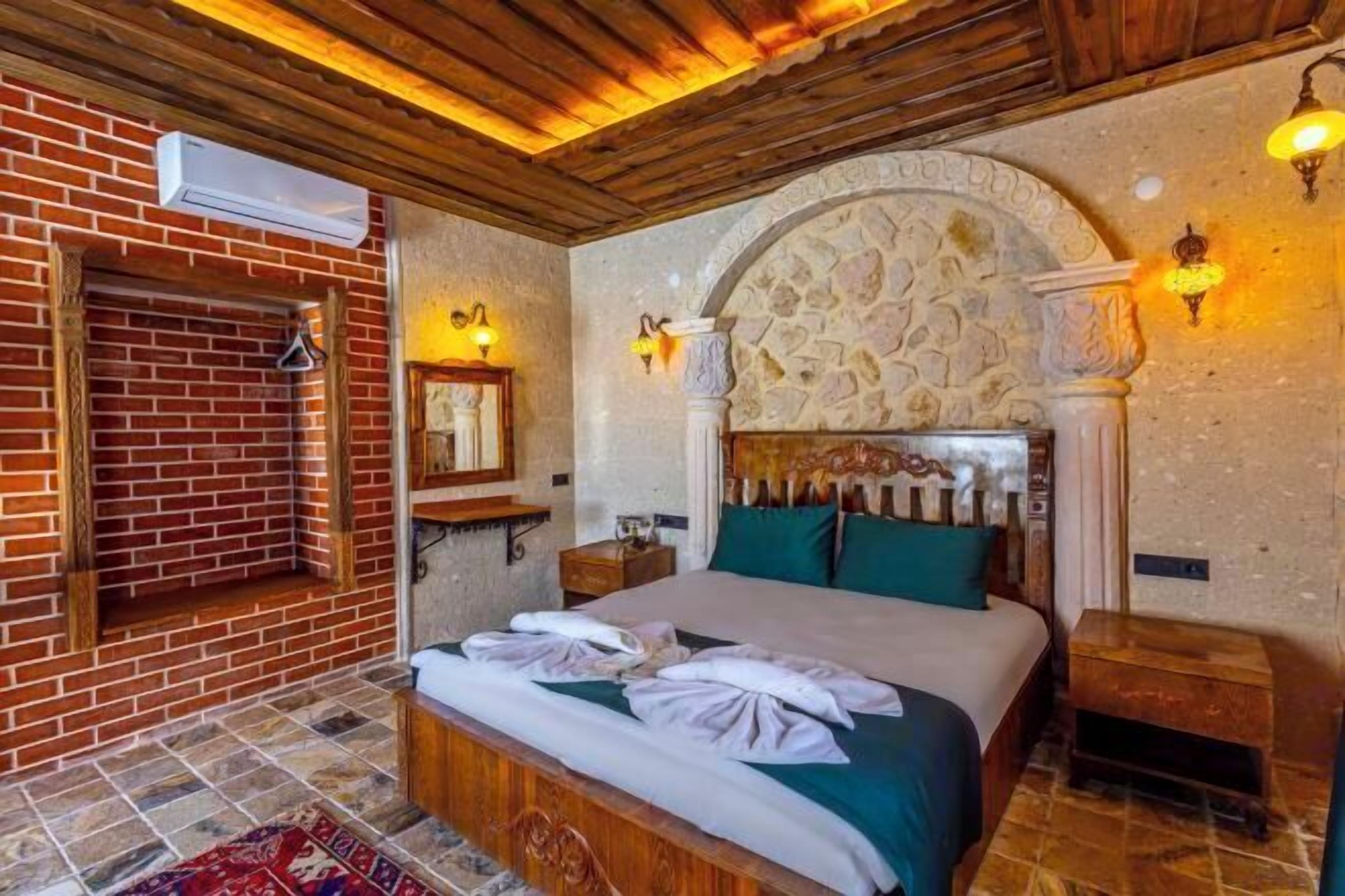 Una scrivania, insonorizzazione, Wi-Fi gratuito