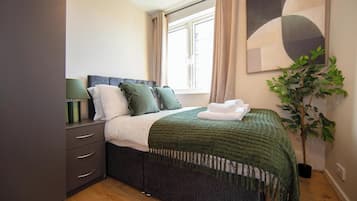4 bedrooms, iron/ironing board, free WiFi, bed sheets
