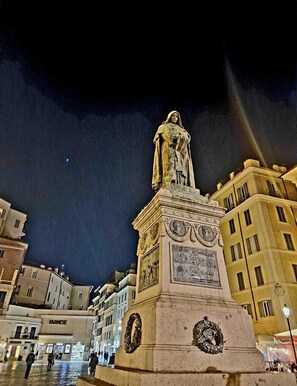 Point of interest - Nest at Campo De Fiori and Navona Square (Rome)