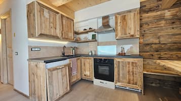 Réfrigérateur, four, plaque de cuisson, lave-vaisselle