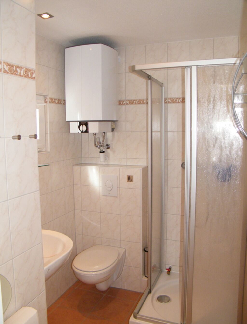 Dusche, Seife, Toilettenpapier