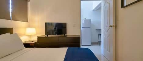 Basic Apartment, 1 Queen Bed, Kitchen, City View | Iron/ironing board, free WiFi