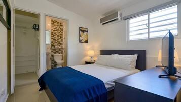 Iron/ironing board, free WiFi