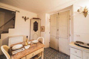 Dining - Cozy nest in the heart of Sassocorvaro, terrace with breathtaking views. (Sassocorvaro)