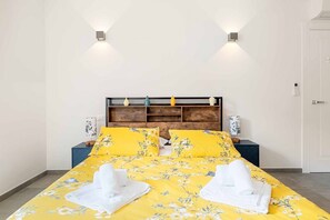Room - Welcome to Pietra Futura, your ideal refuge in the heart of Pignone. Located in the picturesque town square, this newly renovated home offers an authentic experience of Liguria and its fascinating hinterland. Just 20 minutes drive from the famous Cinque  (Pignone)