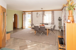 Dining - dastraunseehaus - direct lake access (Traunkirchen)