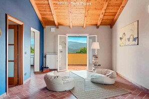 Ping pong - Immersed in the greenery and surrounded by the tranquility of Ligurian nature, Villa Effe offers maximum comfort and serenity for the whole family or groups of friends.The villa has a large garden where you can relax. For the little ones, there is an equ (Borghetto di Vara)