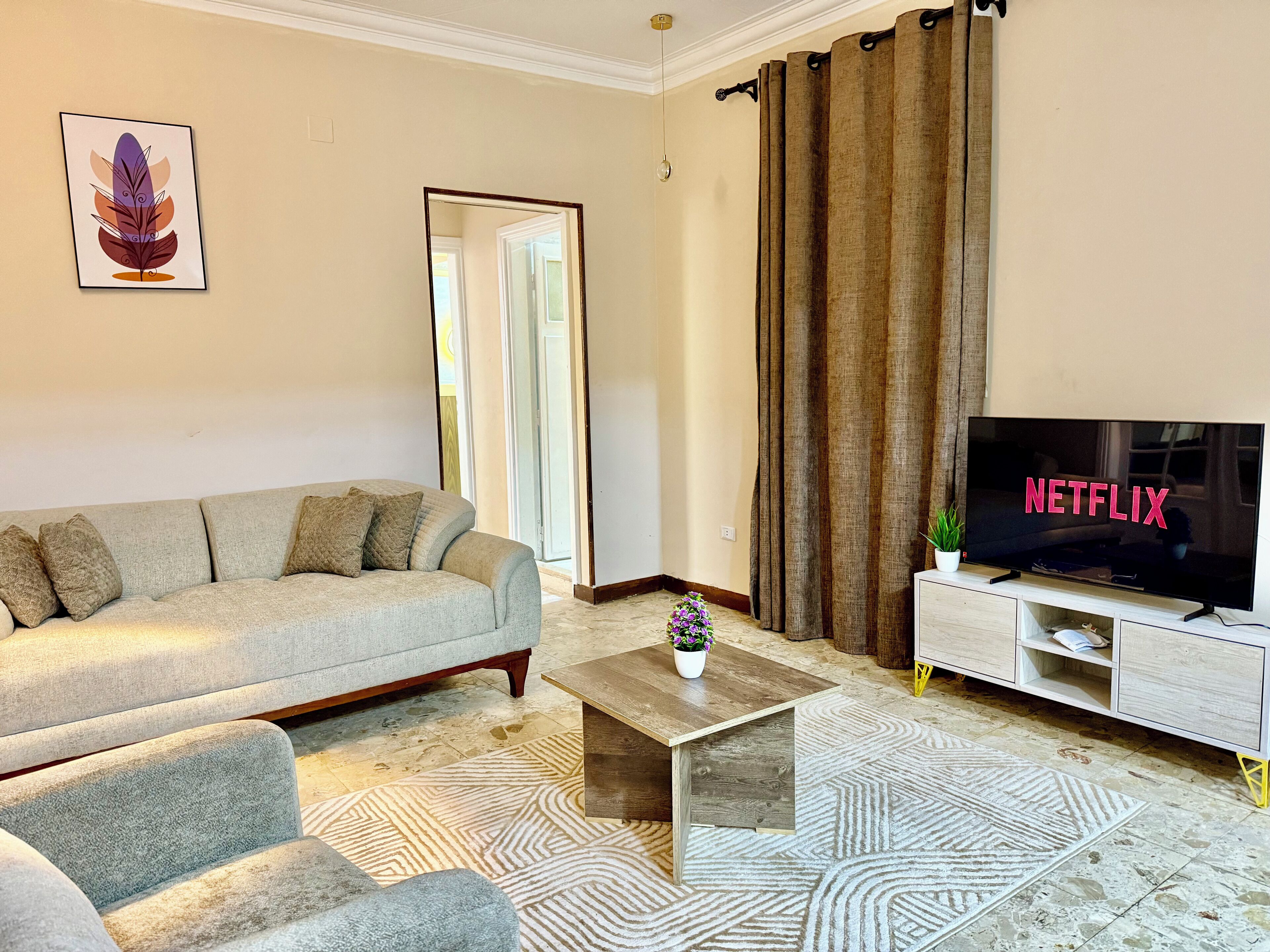 Apartment, 3 Schlafzimmer, Balkon | Minibar, Schreibtisch, laptopgeeigneter Arbeitsplatz, kostenloses WLAN