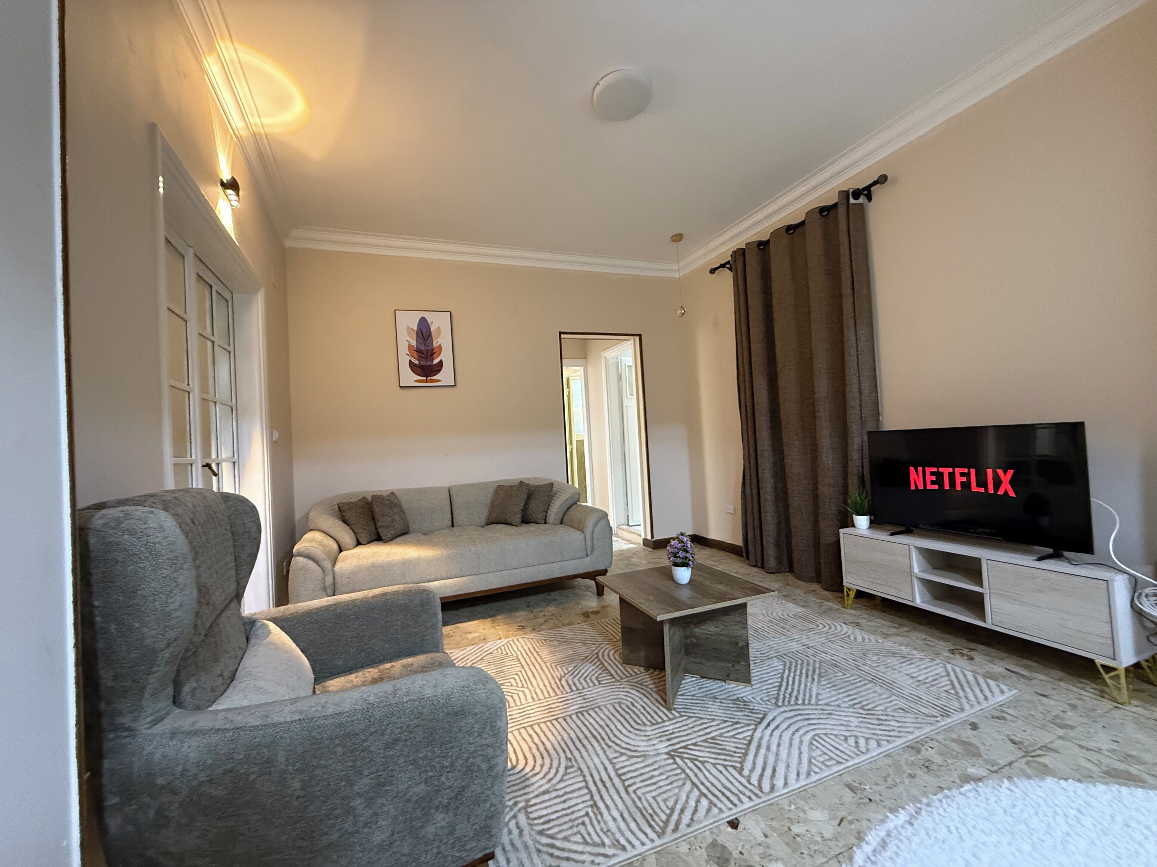 Minibar, Schreibtisch, laptopgeeigneter Arbeitsplatz, kostenloses WLAN