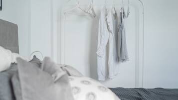 Iron/ironing board
