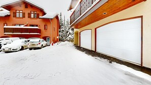 Exterior - Snow Creek #14 - Townhouse in unbeatable location (Sun Peaks)