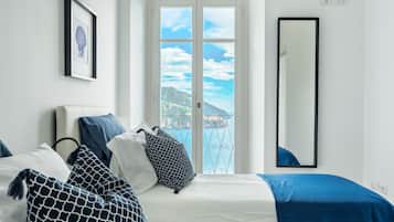 Een strijkplank/strijkijzer