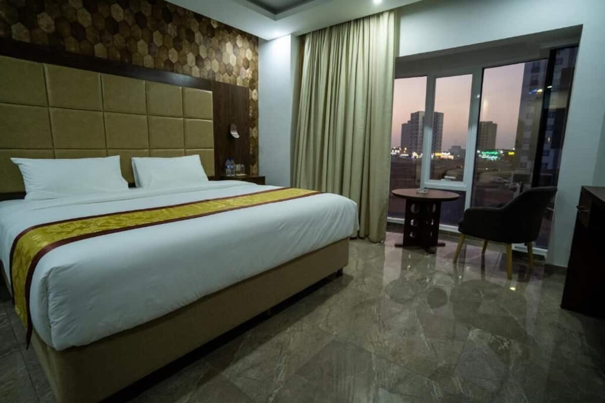 Luxury Double Room, City View | Desk, free WiFi