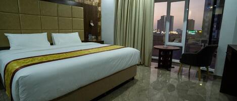 Luxury Double Room, City View | Desk, free WiFi