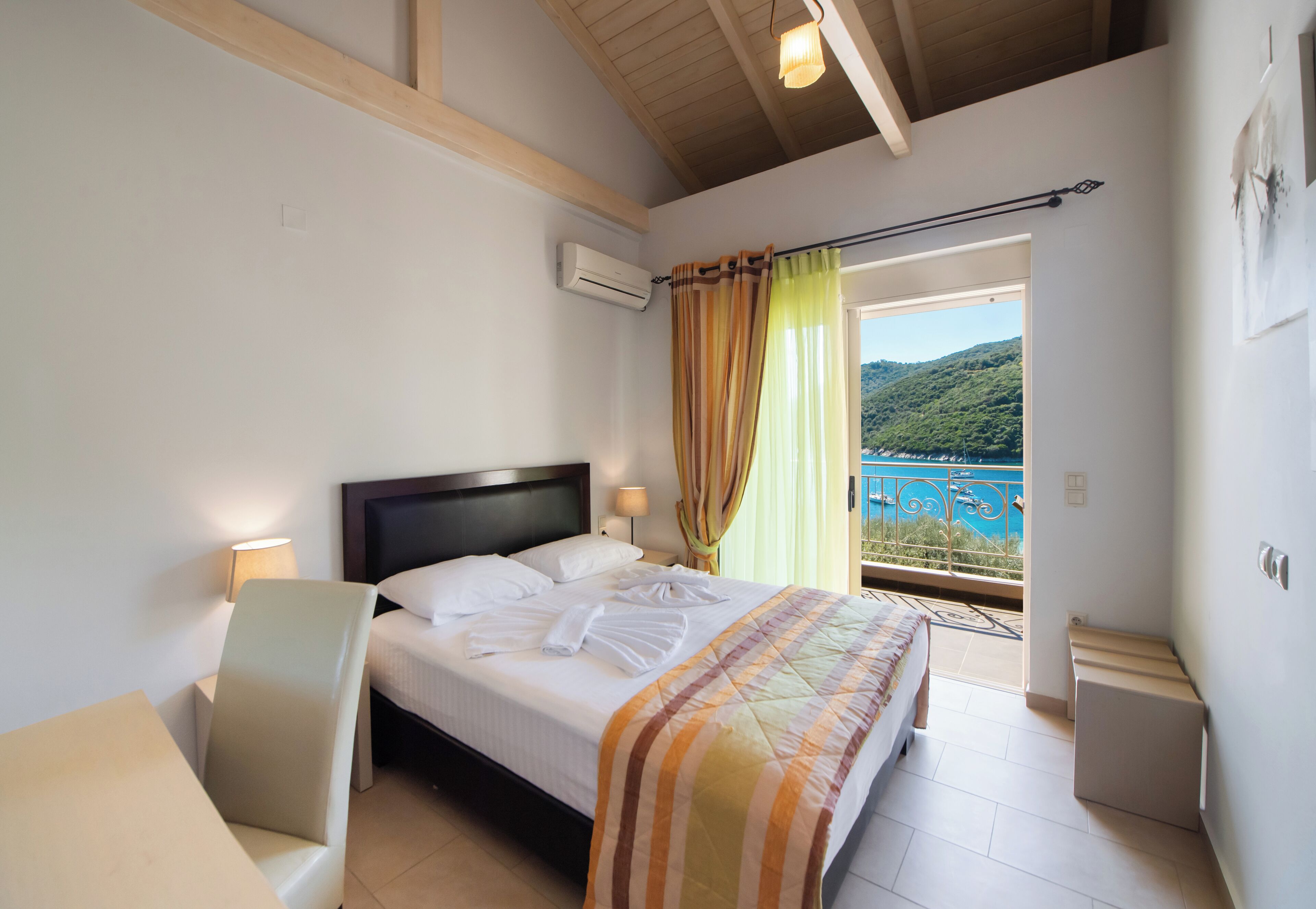 Comfort Studio Suite, Sea View | In-room safe, soundproofing, iron/ironing board, free WiFi