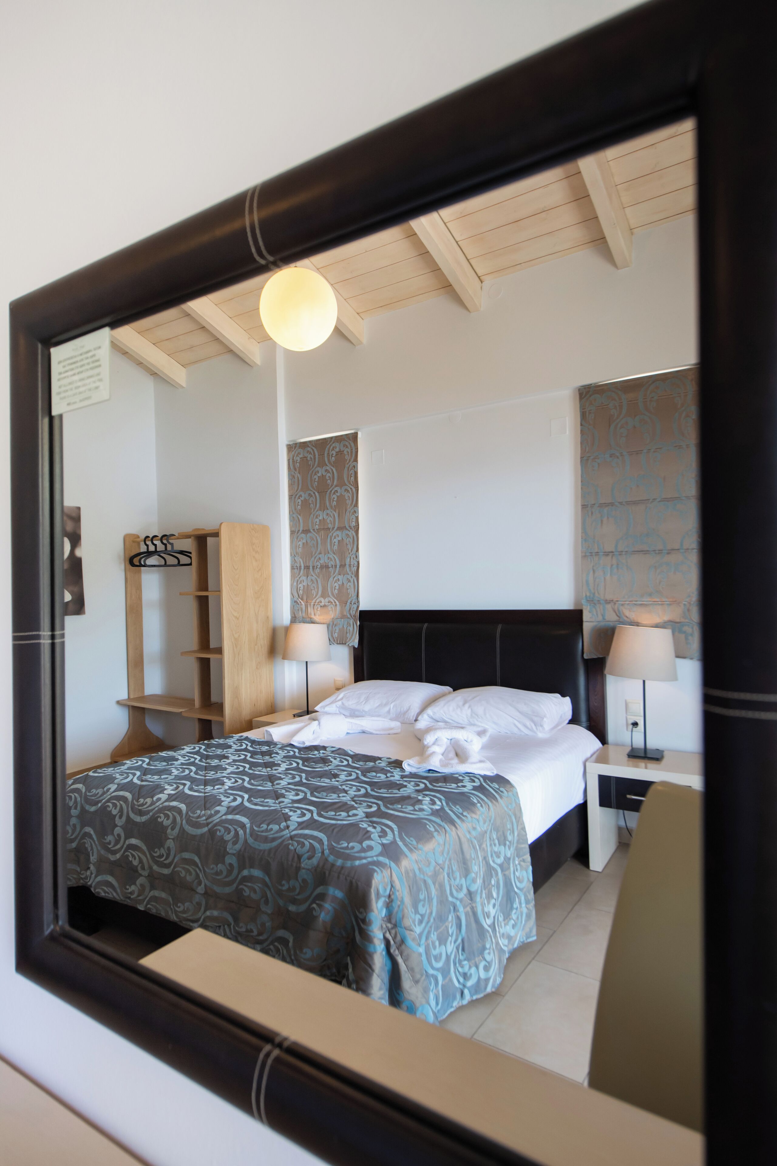 Comfort suite | Een kluis op de kamer, geluiddichte muren, een strijkplank/strijkijzer