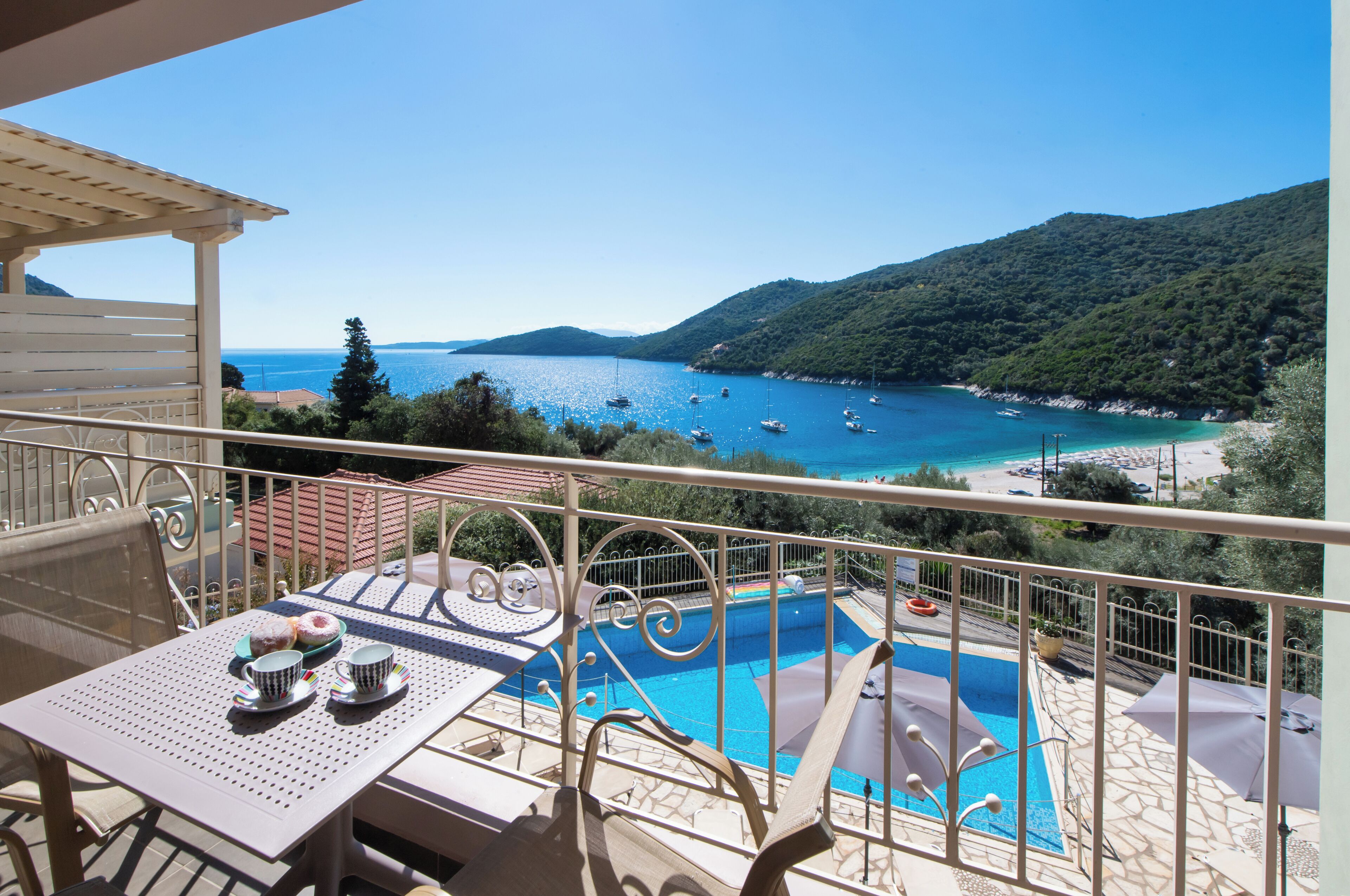 Suite monolocale Comfort, vista mare | Ristorazione all'aperto