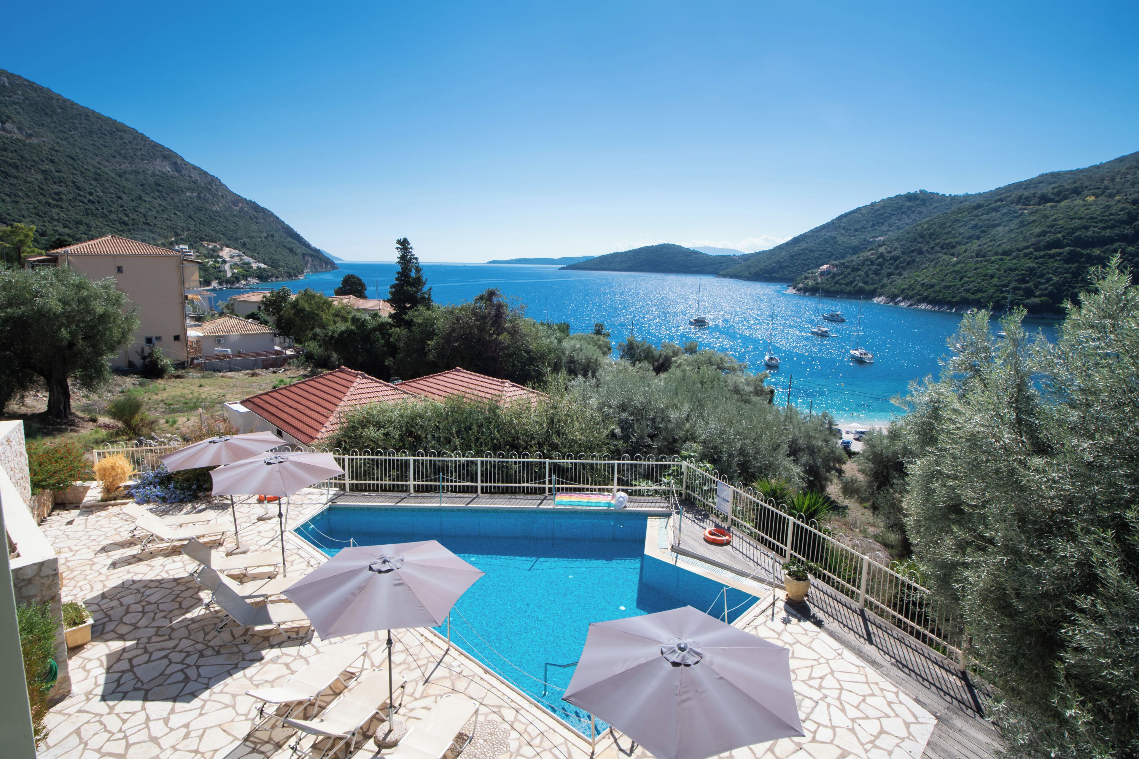 Comfort Suite | Pool