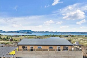 Exterior - Þingvallavatn Scenic Cabin with Hot Tub & Sauna (Veiðilundur)