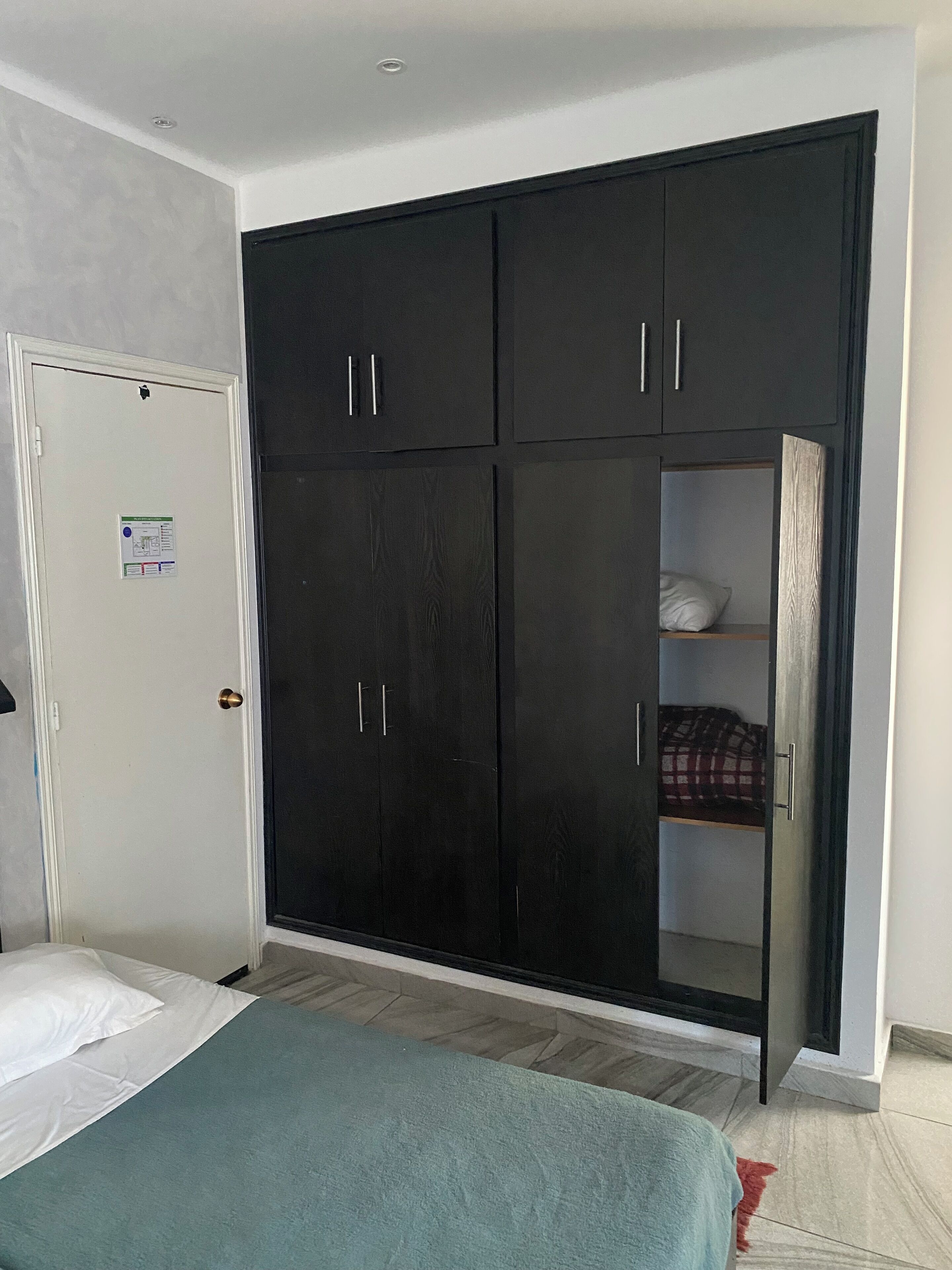 Classic Studio Suite | Laptop workspace, free WiFi