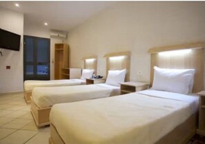 Classic Triple Room | Spa - Hôtel Roma (Tunis)