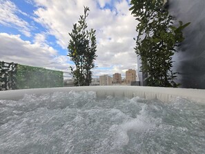 Bain à remous extérieur