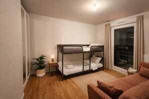 4 Schlafzimmer, Bügeleisen/Bügelbrett, WLAN