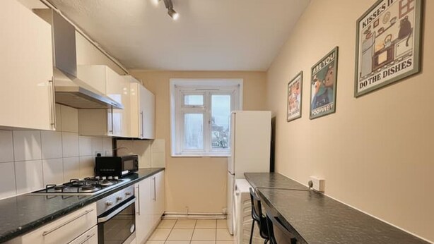 Private kitchen - Spacious 3-bed Apartment by Stockwell Station (London)