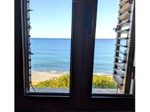 Interior - Shambala Beach House - Where Mountains Meet the Sea (Pomos)