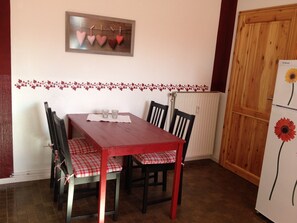 Dining - Dogs welcome! Bungalow half with large fenced garden in the Cuxhavener Land! (Bülkau)