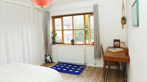 Room - Artist house with garden sauna in London (London)