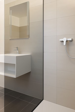 Shower, free toiletries, hair dryer, towels. Frühstückspension Auer