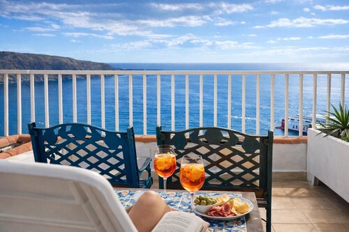 Panoramic Sea View Apartment