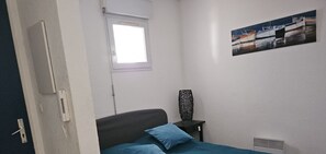 アイロン / アイロン台、WiFi、ベッドシーツ