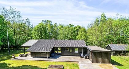 6 Person Holiday Home in Roslev
